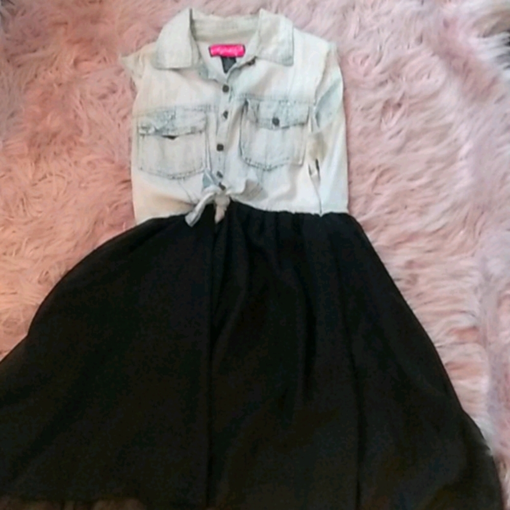 Dress - Picture 2 of 3